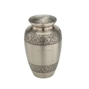 โบราณตกแต่งทองเหลืองเผาศพโถเถ้า Urn สีเงินแข็งงานศพที่ระลึก Ash Urn สําหรับบริการจัดงานศพ