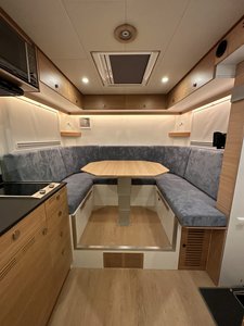 Vehículo de Expedición Estándar de 16 Pies para Aventuras de Camping - Product Image 3