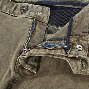 Pantalones Vaqueros de Motociclista Verdes Flexibles para Hombre, con Rodilleras y Protectores de Cadera Desmontables, Remaches de Mezclilla Blindados, Pantalones de Protección para Motociclismo - Product Image 3
