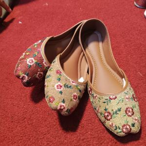 Zapatos de yute Khussa Jutti para mujer, calidad, elegantes, Khussa Stones, logotipo personalizado y Color, Punta cerrada, venta al por mayor - Product Image 3