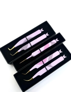 Pince à épiler papillon GETUP BROSONS IMPEX 90 à 45 degrés en acier inoxydable avec revêtement poudré lilas, durable et isolante - Product Image 2