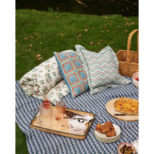 <b>Set</b> of 4 <b>Cutlery</b> <b>Set</b> in Stainless Steel with Stylish <b>Black</b> Handle Perfect for Elegant Hotel Dining Use Flatware Silverware - Product Image 2