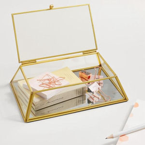 Caja de Almacenamiento de Joyas de Vidrio Geométrico con Ribete Dorado de Primera Calidad, Caja Rectangular de Vidrio Transparente y Marco de Latón con Tapa para Escritorio - Product Image 1