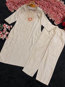 Vêtements ethniques indiens élégants de haute qualité Mariage gracieux, vêtements de fête et Lehenga, Saree, Salwar Kameez et costumes festifs - Product Image 5