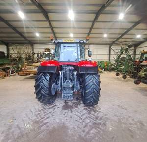 Massey Ferguson S7719 Maquinaria agrícola Tractor agrícola con bomba de motor de 100HP Caja de cambios 70HP Potencia nominal - Product Image 4