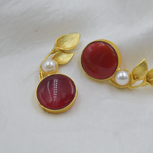 Nueva llegada última colección de diseño chapado en oro pendientes de tuerca al por mayor hechos a mano 18K Pendientes chapados en oro para las mujeres - Product Image 3