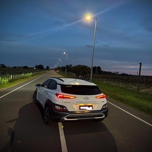 Hyundai Kona Limited Híbrido AWD 2023, el Más Vendido - Product Image 2