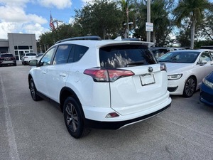 Toyota RAV4 XLE 4dr SUV Estándar de Fábrica 2018 - Product Image 5