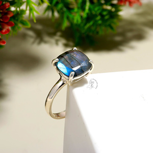 Anillo de compromiso fino con ajuste de punta de piedra preciosa labradorita con corte de cojín Natural de Plata de Ley 925 sólida de alta calidad para mujer - Product Image 4