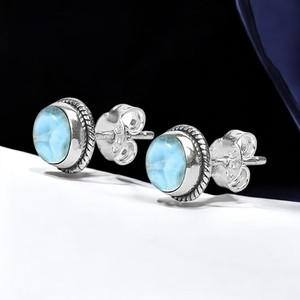 Pendientes de Plata de Ley 925 redondos de 8 MM Larimar Gemstone Studs para bulk-Pendientes de plata unisex - Product Image 3