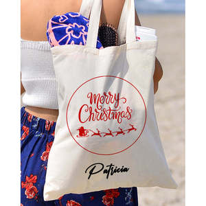 Bolsa de Mano Navideña Roja con Diseño de Papá Noel y Renos Volando - Bolsas de Mano Elegantes para Mujer - Product Image 4