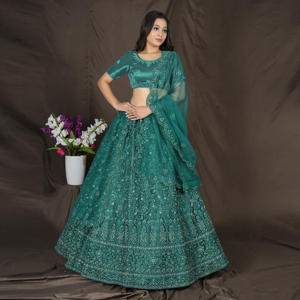 Lehenga Choli de Lujo con Bordado a Mano Intrincado, Elegante Conjunto de Vestimenta Nupcial y Festiva para Celebraciones - Product Image 1