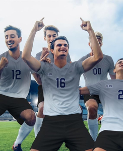 เสื้อฟุตบอลสีชมพูใส่ได้ทั้งชายและหญิงผ้าโพลีเอสเตอร์แบบ100% แห้งเร็วชุดพิมพ์ลายว่างเปล่าตำแหน่งโลโก้ด้านหน้าสำหรับนักฟุตบอล - Product Image 4