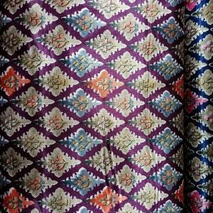 Tissu en vrac personnalisé à 100% en polyester à impression numérique Textile léger ultra doux aux couleurs vives pour les vêtements de mode et la maison - Product Image 2