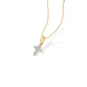 Collier pendentif croix de gardien classique en or et diamants pour femmes - Product Image 4