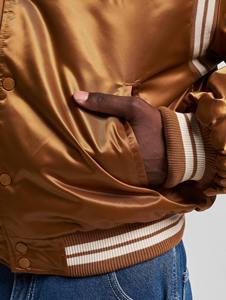 Veste universitaire en satin de polyester pour homme, coupe-vent imperméable à col montant, avec logo et nom d'équipe personnalisés, idéale pour l'automne - Product Image 5