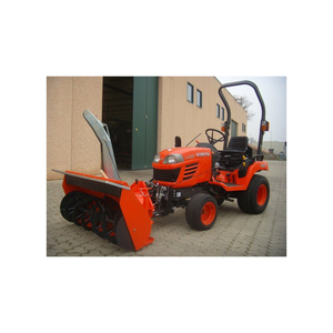 Tracteur Kubota prêt pour l'hiver avec souffleuse à neige pour usage résidentiel ou commercial - Product Image 5