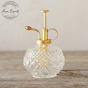 Spritzer rond transparent en verre taillé en diamant de la meilleure qualité avec buse en laiton doré pour plante d'intérieur et d'extérieur - Product Image 1