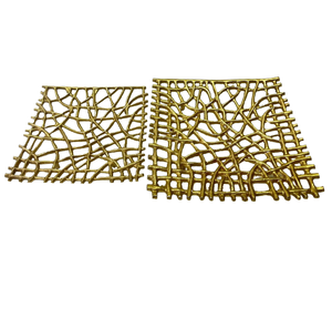 Plateau en métal aluminium plaqué or décoratif de luxe avec motif de feuille, poignée latérale, service de restauration, artisanal - Product Image 4