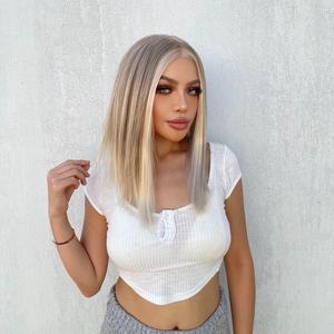 Peluca Gwen de 12 Pulgadas, Estilo BOB, con Frente de Encaje, Lacia, Rubio Ceniza con Reflejos Balayage Blancos, BL66217-1 - Product Image 4