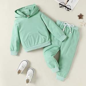 Conjunto Deportivo Infantil de Sudadera con Capucha y Pantalones, Alta Calidad, Personalizable, Ligero, Traje Deportivo de Dos Piezas para Niños, Venta al Por Mayor Directa de Fábrica - Product Image 1