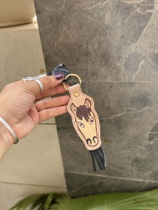 LLavero de herramientas de caballo de cuero tallado a mano, llaveros con flecos de cuero genuino, gran oferta, llaveros modernos hechos a mano con estilo - Product Image 2