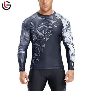 Vente en gros de chemises de gymnastique par compression avec logo personnalisé à manches longues Rash Guard sublimé pour hommes Rash Guard - Product Image 4