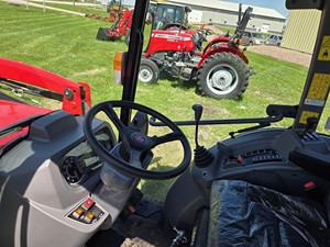 Tractor Agrícola de Ruedas Massey Ferguson 4709 4WD al por Mayor, 70HP, con Motor de 40HP, Bomba de 50HP y Transmisión de Engranajes, con 5 Años de Garantía - Product Image 2