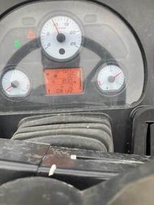 Tractor Massey Ferguson 4710 2020: Potencia Utilitaria Confiable con Eficiencia Moderna - Product Image 4