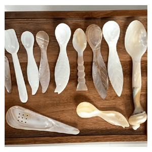 Cuillère en nacre, ustensile en coquille de nacre naturelle pour servir les desserts au café et la décoration de table, Vietnam - Product Image 4