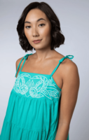 Robe mini trapèze ample en coton doux, col carré, broderie main, décontractée, bretelles spaghetti réglables, tie-dye