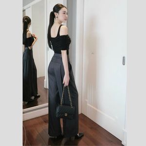 Elegante conjunto de Top de manga corta y pantalones largos: perfecto para trabajar y jugar, combina estilo y comodidad para cada ocasión - Product Image 3