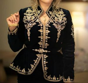 ÚLTIMO BORDADO EN CHAQUETA DE TERCIOPELO NEGRO CON VESTIDO KARAKOU CON ADORNADO CON CUENTAS DE CRISTAL, PIEDRA, DABKA WORK @ 2023 - Product Image 1