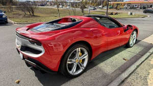 Ferrari 296 GTS d'occasion en excellent état, modèle 2024 - Product Image 4