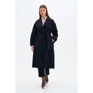 Manteau trench noir à double boutonnage pour l'automne et l'hiver avec épaulettes et doublure en soie - Product Image 1