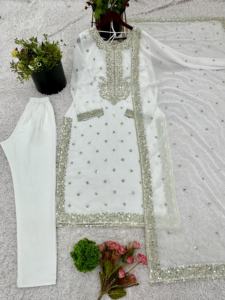 Ensemble Kurta en Chiffon Blanc Brodé Floral de Luxe Unity pour Femmes, Vêtement Ethnique Premium d'été avec Dupatta - Product Image 5