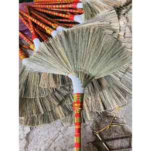 Eco2go Balai à gazon durable du Vietnam avec poils souples à long manche pour un balayage en douceur Caractéristique portable - Product Image 6