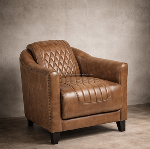 Fauteuil en cuir et bois avec coussin confortable, construction durable, design classique intemporel, idéal pour la maison et le salon - Product Image 1