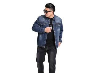 Desata tu individualidad con chaquetas vaqueras que capturan la esencia de la rebeldía clásica y el atractivo de la moda contemporánea. - Product Image 2