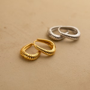 Boucles d'oreilles créoles côtelées en argent 925 plaqué or boucles d'oreilles géométriques de créateur cerceaux de déclaration audacieux bijoux épais cadeau de maman parfait - Product Image 1