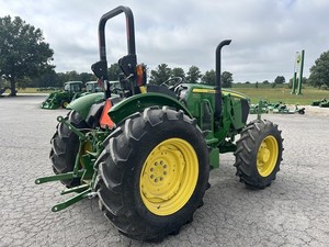 2023 Johnn Deere 5050E 4WD/2WD Tractor de ruedas Mini tractor de césped con bomba de motor 160HP y componentes de caja de cambios - Product Image 6