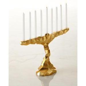 Bougeoir classique en laiton avec défilement artistique et un design ajouré exquis pour un accent décoratif intemporel - Product Image 5