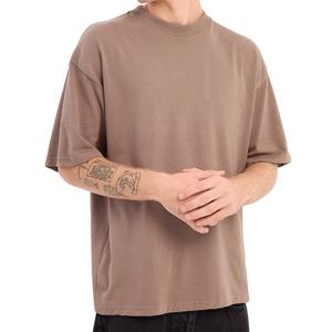 Camiseta de algodón grueso de 220 g/m², estilo streetwear, hombros caídos, corte holgado, personalizable con serigrafía, para hombre. - Product Image 5