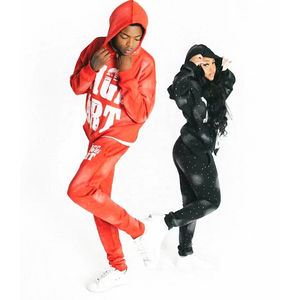 Conjunto Deportivo Personalizado Vintage con Estampado DTG de Pedrería, Sudadera con Capucha y Cordón, Pantalones Deportivos Desteñidos por el Sol, Ropa Urbana Unisex - Product Image 3