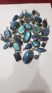 Pendentif en argent de labradorite Style mignon en argent sterling 925 avec breloque et lunette incrustée Cadeau parfait Quantité en vrac - Product Image 4