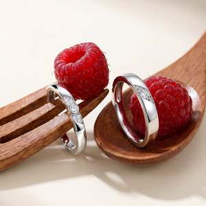 Juego de Anillos de Boda Minimalistas de Plata de Ley con Baño de Rodio Jeulia para Parejas - Product Image 3