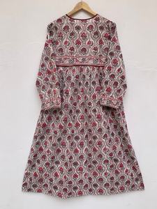 Vente en gros Peignoir ethnique bohème Robe longue Kimono fait à la main en coton indien imprimé fleuri Bouton naturel pour la plage d'été - Product Image 3