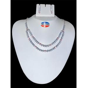 Conjunto de collar de diamantes americanos de aspecto pesado para novias adecuado para funciones de grandes bodas y ceremonias culturales - Product Image 3