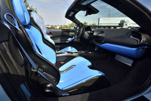 2025 Caja de Cambios Automática, Interior Claro, Asientos de Cuero, Híbrido Turbo AWD, Sin Accidentes y Listo para Enviar - Product Image 3