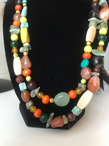 Collier en résine bohème avec perles de pierres naturelles, bijoux superposés multicolores en pierres précieuses, pièce maîtresse unisexe tendance pour femme - Product Image 1